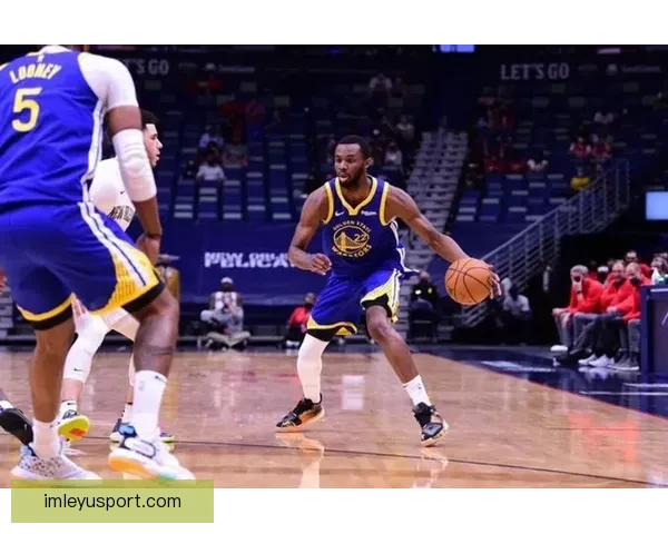 勇士官方：库里完成5对5对抗训练 本周末将接受重新评估